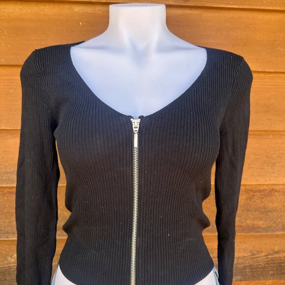 Divided Black Ribbed Front Zip Crop Top Size M - Picture 4 of 8